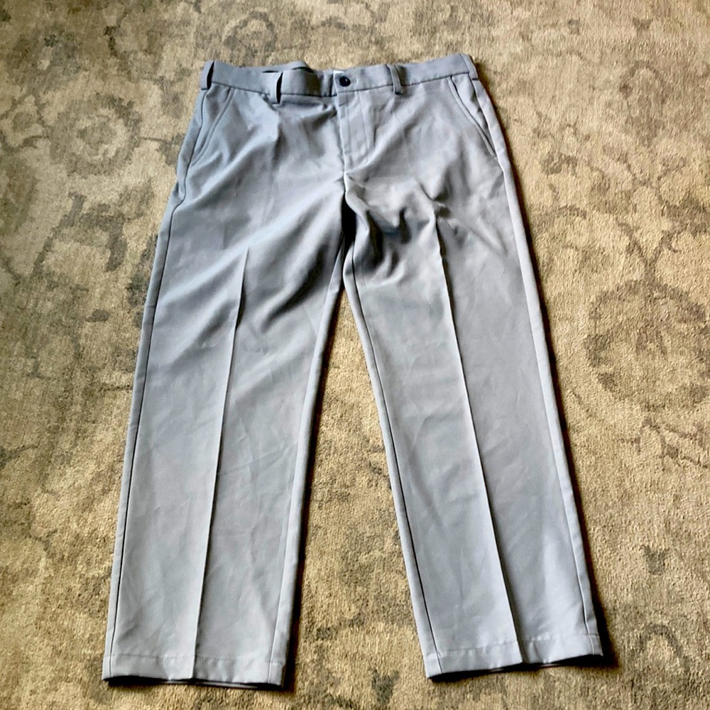 IZOD Golf light grey golf pants